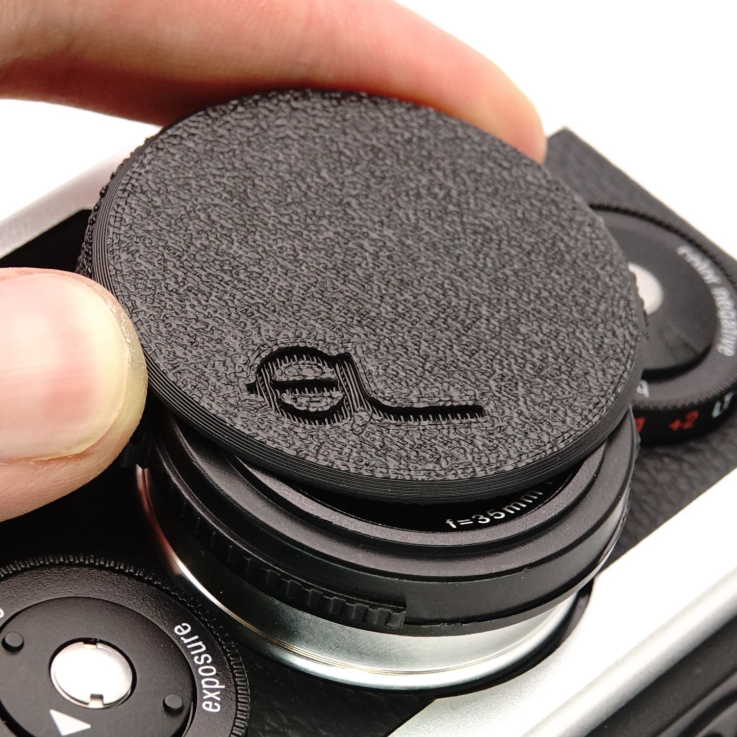 Accessoires (couvercle, adaptateur, pare-soleil, étui) pour Rollei 35 AF