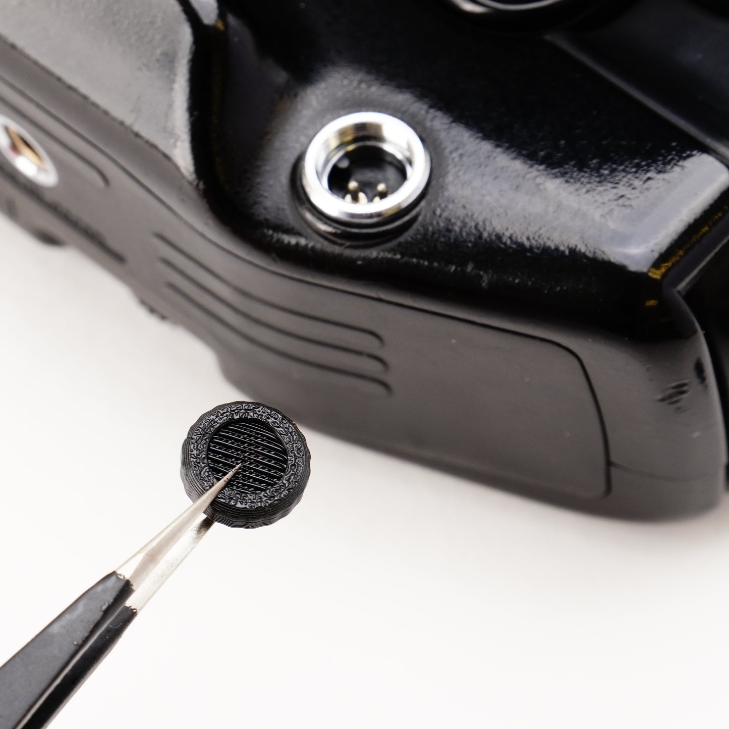 Nikon Classic Cover Set: 2-Pin Remote & PC-Sync Abdeckkappen (F4, F3, MD-4, F801)